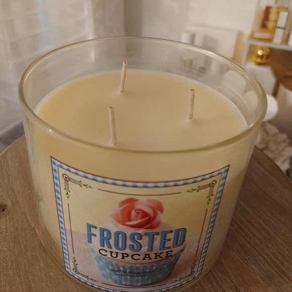 COPY - B&BW Candle - Picture 2 of 2